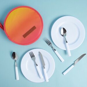 SUNNYLIFE Lovers Picnic Set in Malibu